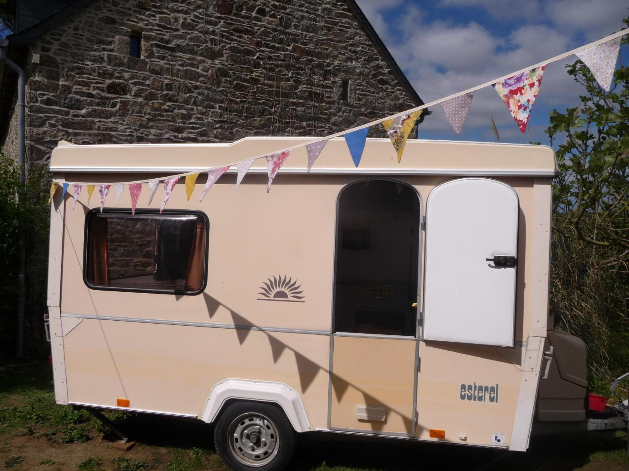 Bretagne Chambre D'Hotes Suite 53M2 Et Caravane Vintage Avec Cuisine Et Salle De Bains Privees Brittany B&B 53M2 Suite And Vintage Caravan Glamping With Private Kitchen And Bathroom Pleumeur-Gautier Eksteriør billede
