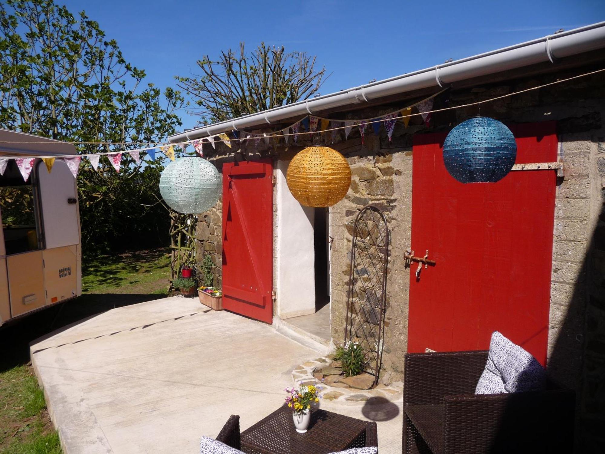 Bretagne Chambre D'Hotes Suite 53M2 Et Caravane Vintage Avec Cuisine Et Salle De Bains Privees Brittany B&B 53M2 Suite And Vintage Caravan Glamping With Private Kitchen And Bathroom Pleumeur-Gautier Eksteriør billede