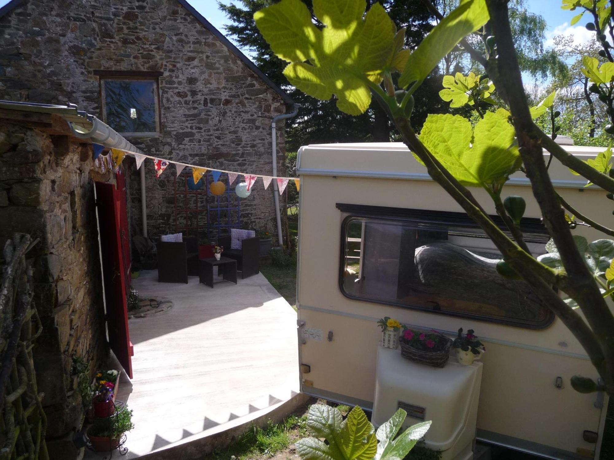 Bretagne Chambre D'Hotes Suite 53M2 Et Caravane Vintage Avec Cuisine Et Salle De Bains Privees Brittany B&B 53M2 Suite And Vintage Caravan Glamping With Private Kitchen And Bathroom Pleumeur-Gautier Eksteriør billede